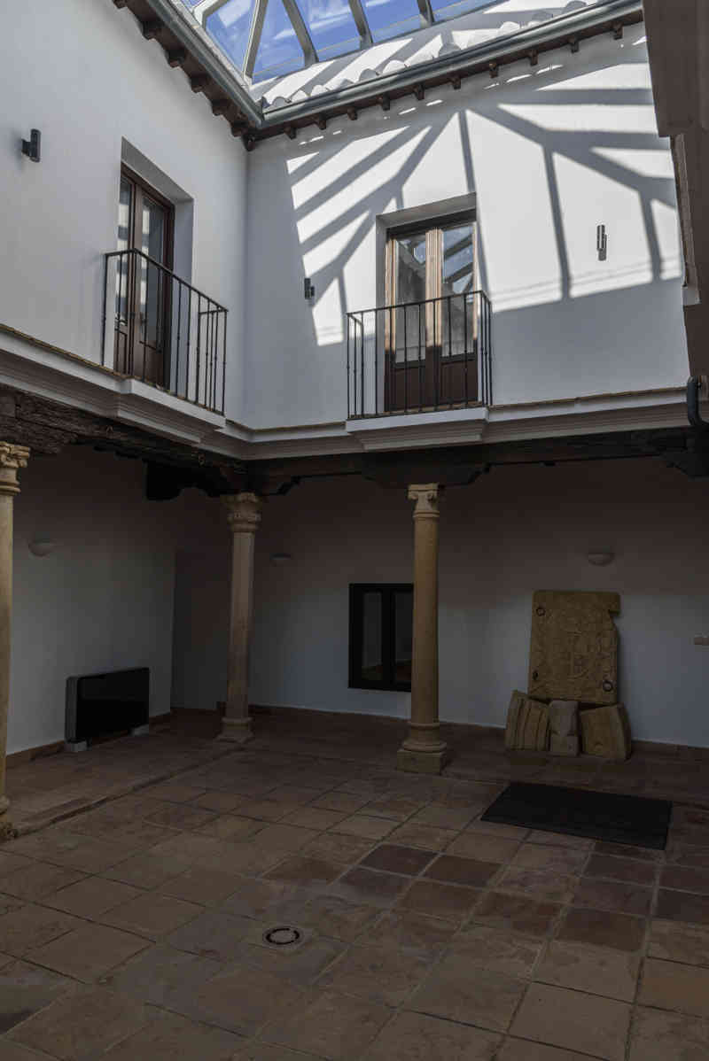 Málaga - Ronda 048 - palacio de Mondragón - museo Municipal.jpg